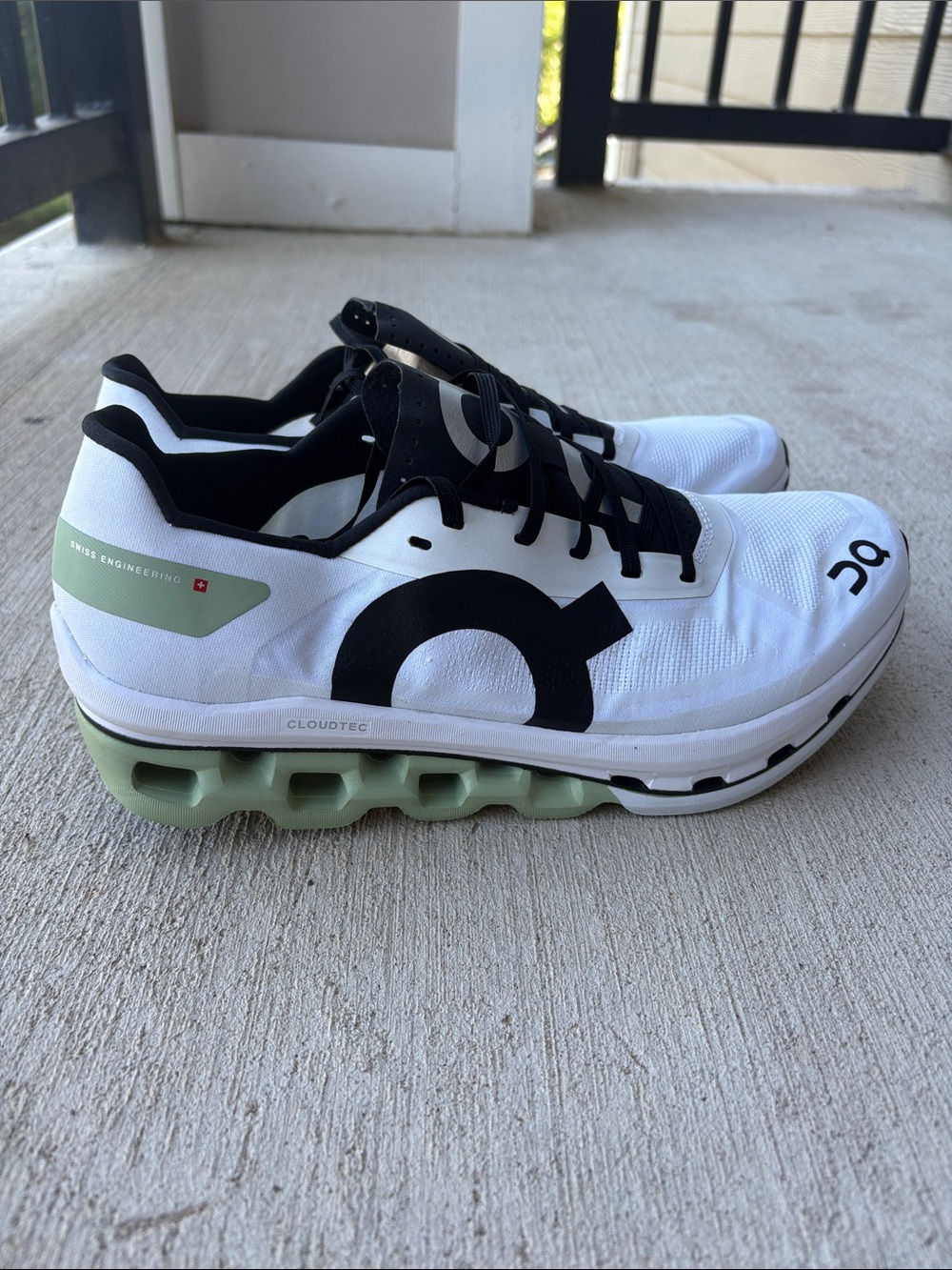 On Running Men’s CLOUDBOOM ECHO Size 8